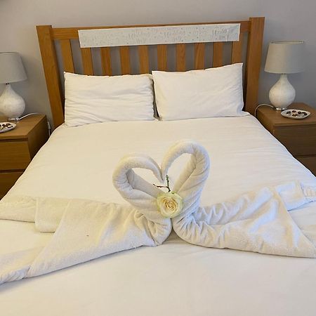 Bournemouth Hot Tub & Sauna Holiday Let エクステリア 写真