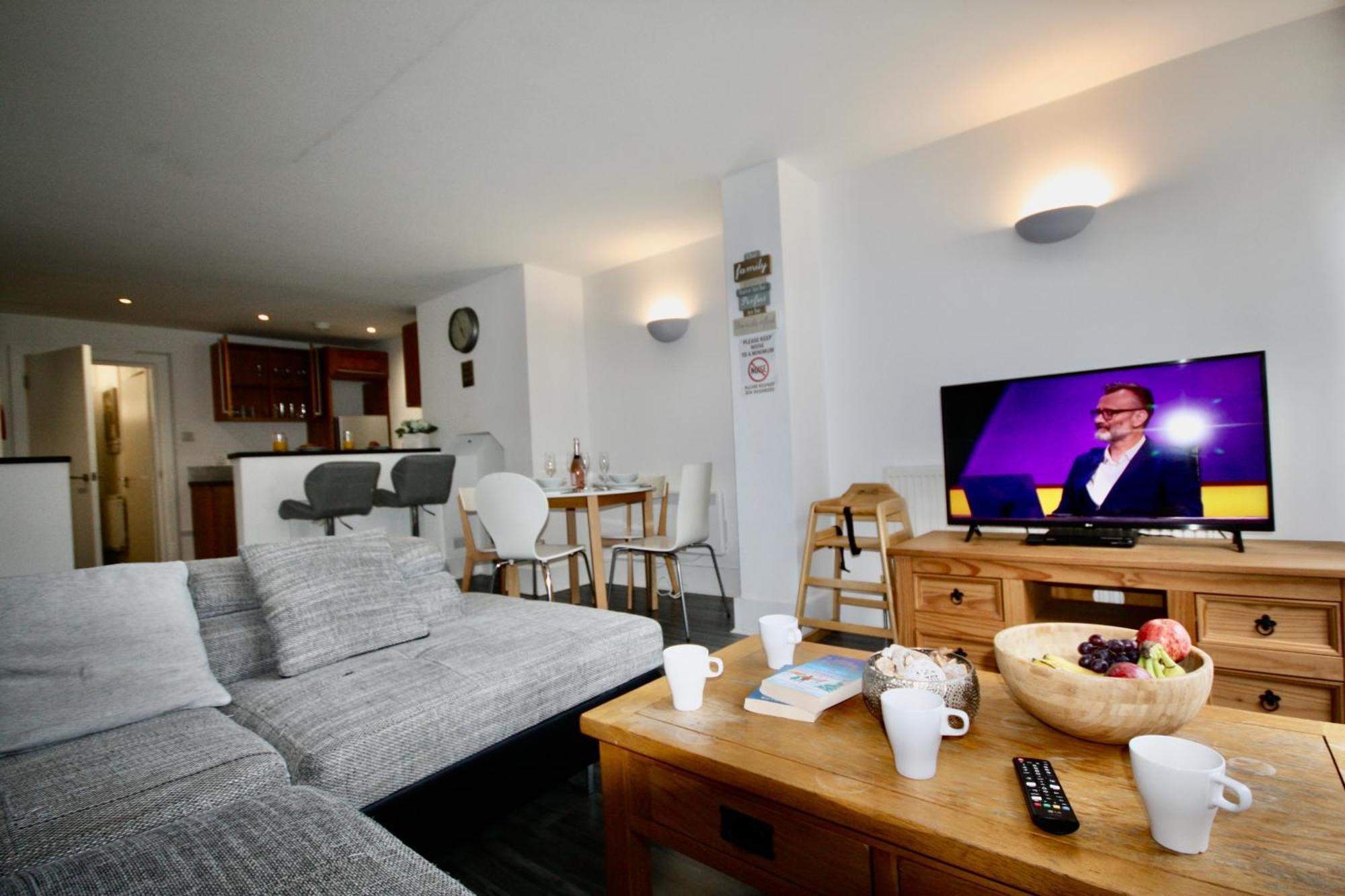 Bournemouth Hot Tub & Sauna Holiday Let エクステリア 写真