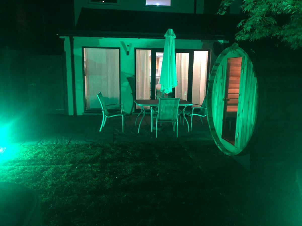 Bournemouth Hot Tub & Sauna Holiday Let エクステリア 写真